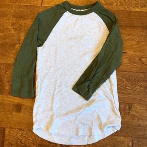 Woman’s Divided 3/4 Sleeve
